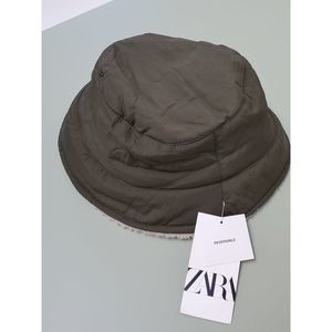 NWT Zara reversible fleece bucket hat